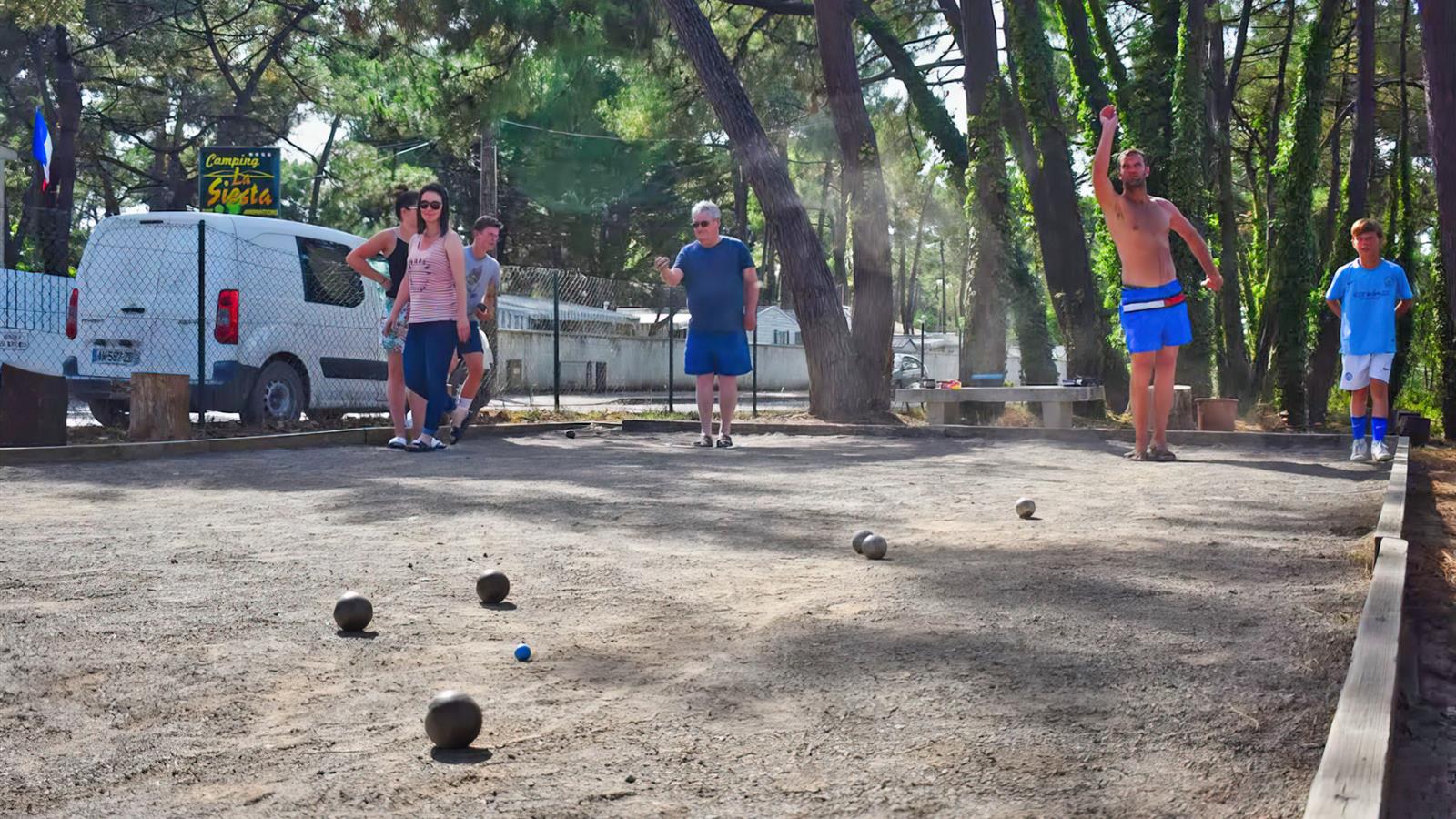 Jeux de pétanque  - Camping La Siesta | La Faute sur Mer