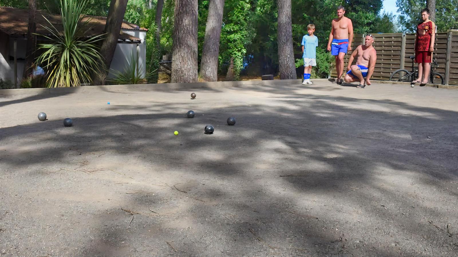 Jeux de pétanque  - Camping La Siesta | La Faute sur Mer