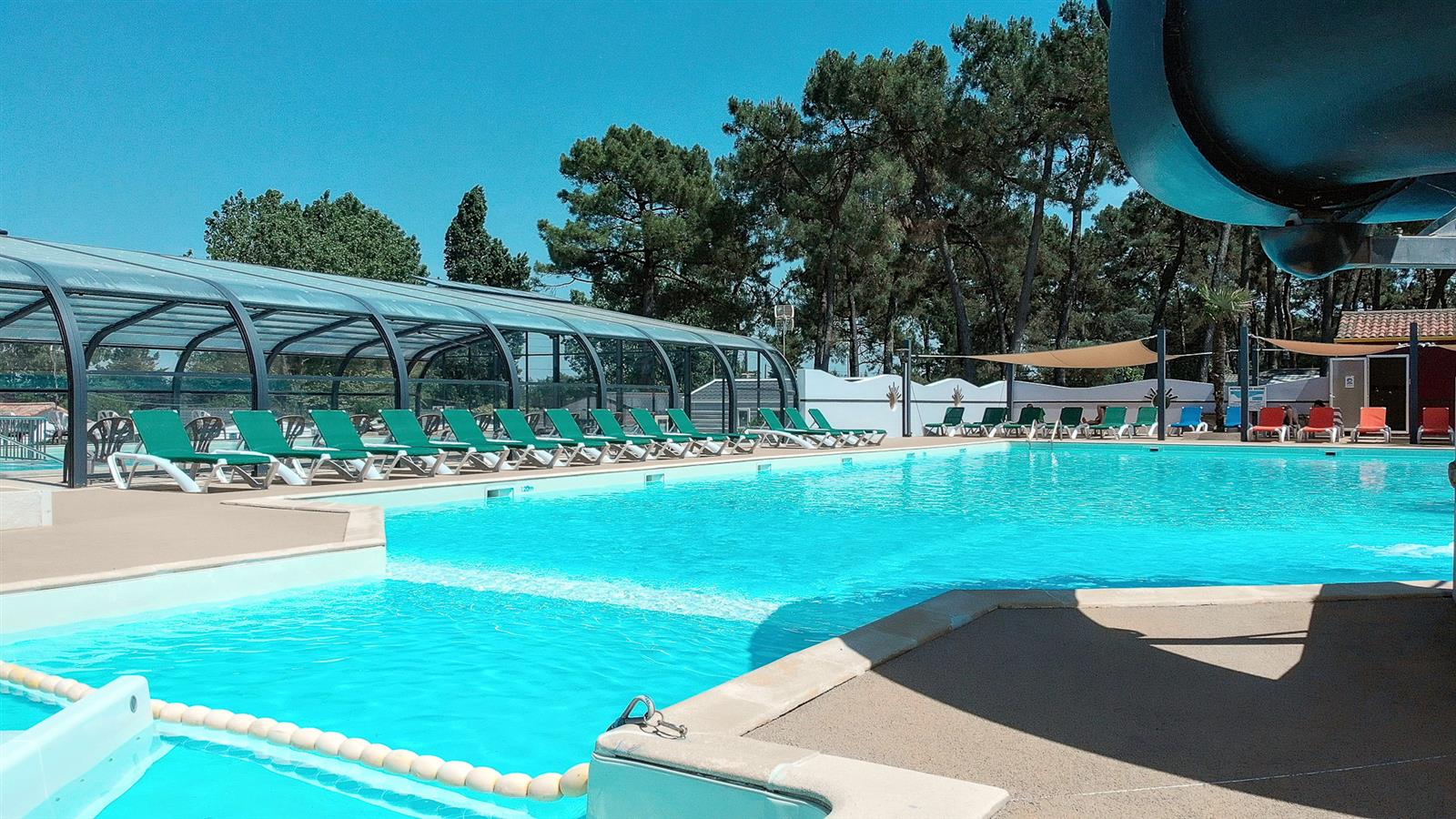 Piscine extérieure chauffée au camping la siesta à La Faute sur Mer - Camping La Siesta | La Faute sur Mer