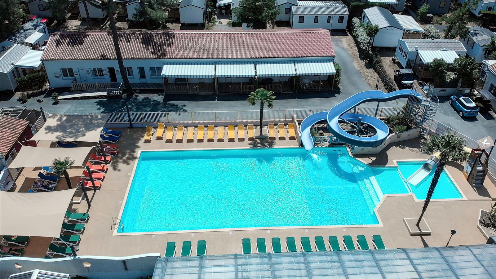 Piscine Chauffée et espace détente au camping la Siesta à la Faute sur mer - Camping La Siesta | La Faute sur Mer