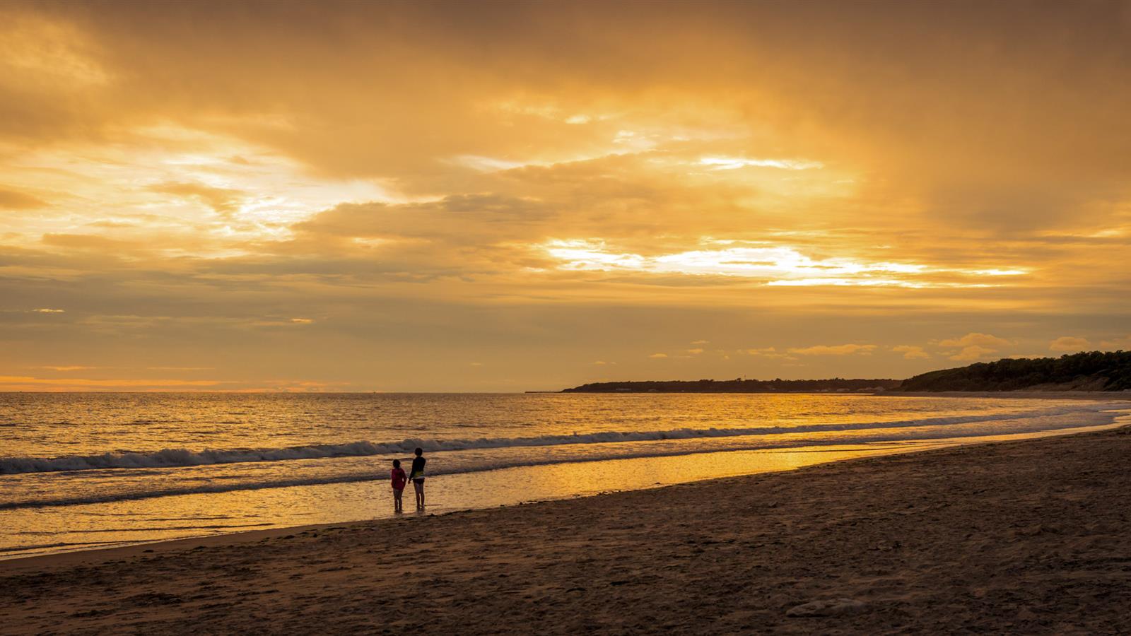 Coucher de soleil sur la plage - Camping La Siesta | La Faute sur Mer